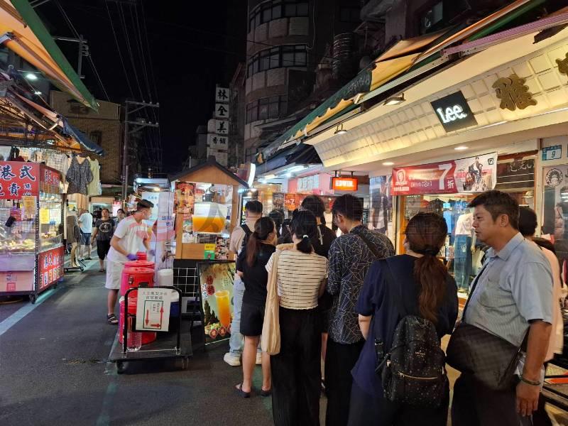三和熱閙夜市透天店