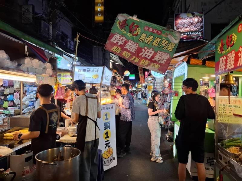 三和熱閙夜市透天店